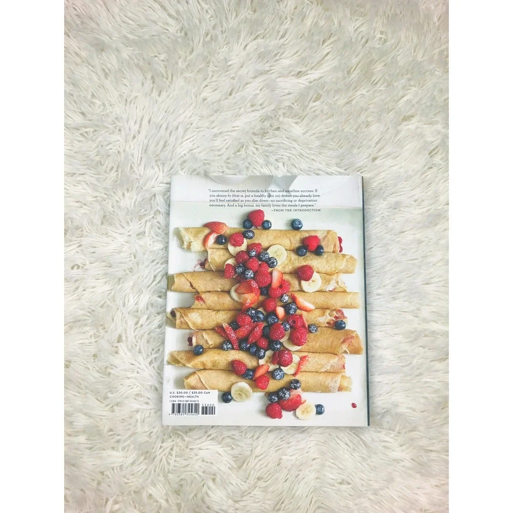 The Skinnytaste Cookbook: Light on Calories, Big‎ on Flavor by Gina Homolka